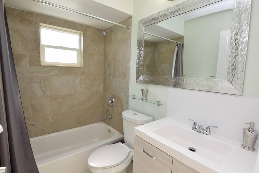 New England 3Bd 2Bt Home Heated Pool Close To Siesta Sarasota Eksteriør bilde